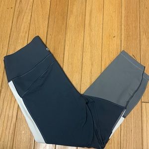 Gapfit compression leggings. Size L